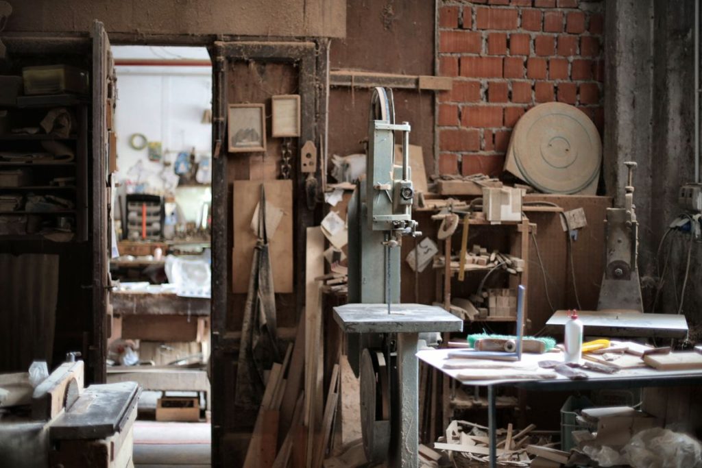 Taux horaire artisan : comment le calculer et bien facturer en 2025-2026